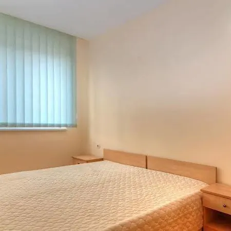 Green Fort Apartment