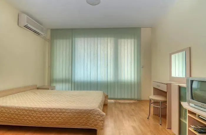 Green Fort Hotell Slăntjev Brjag